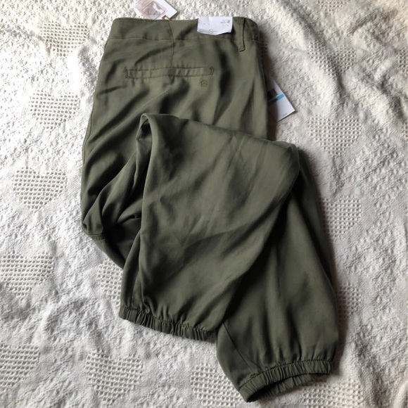 Jessica Simpson Utility Jogger - Picture 4 of 6